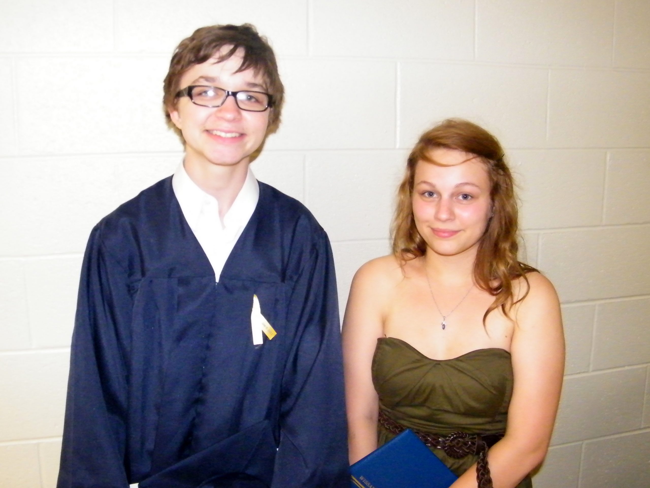 <center><font size="4">2011<br> 8th & 9th Recipients:<br>David Hooper & Ameija Sorg-Taylor</font></center>